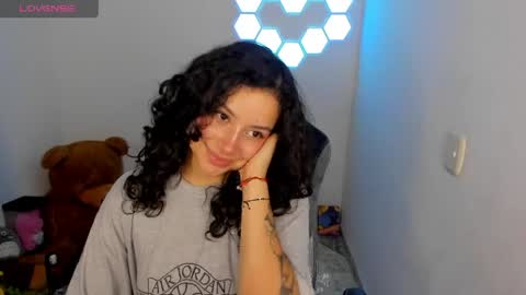 aqua emilly online show from April 13, 11:43 pm