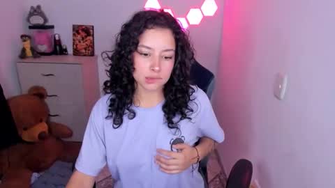 Snapshot of aqua_emilly chatting on April 28, 10:59 pm aqua emilly online show from April 28, 10:59 pm