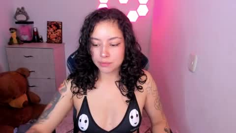 Snapshot of aqua_emilly chatting on April 29, 11:44 pm aqua emilly online show from April 29, 11:44 pm