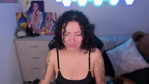Snapshot of aqua_emilly chatting on May 28, 11:46 pm aqua emilly online show from May 28, 11:46 pm