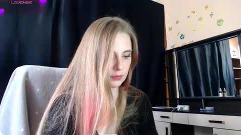 Snapshot of aqualen chatting on March 25, 10:43 am aqualen online show from March 25, 10:43 am