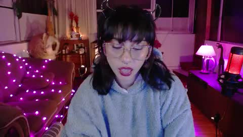 Zam independent model online show from October 14, 3:18 am