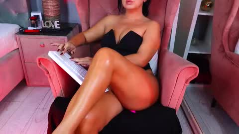 AQueenMonica online show from October 5, 1:48 am