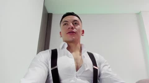 Snapshot of aquiles_51 chatting on July 16, 6:14 pm Jonathan online show from July 16, 6:14 pm