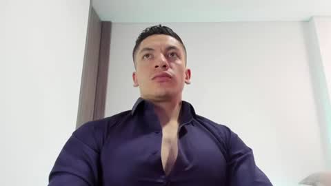 Snapshot of aquiles_51 chatting on July 19, 7:17 pm Jonathan online show from July 19, 7:17 pm
