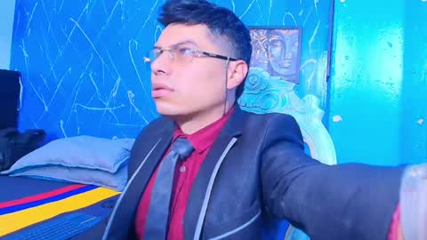 Snapshot of aquilestaylor chatting on June 1, 12:29 pm aquilestaylor online show from June 1, 12:29 pm
