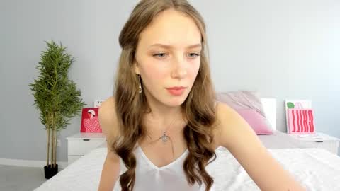 Lina online show from October 2, 9:16 am