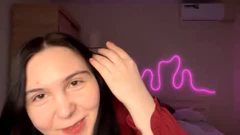 Emi online show from March 10, 3:28 pm