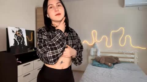 Emi online show from March 28, 1:54 pm