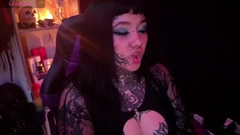 Snapshot of aradia66 chatting on April 14, 3:34 am Carolain online show from April 14, 3:34 am