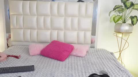   online show from February 4, 4:48 am