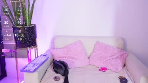   online show from March 8, 6:50 am