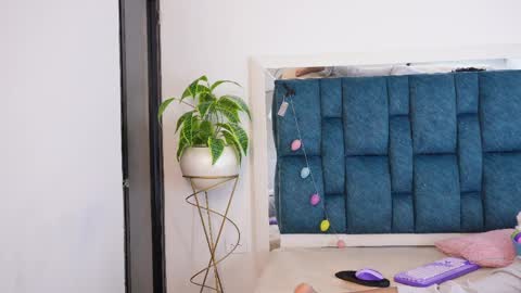   online show from April 1, 6:03 am