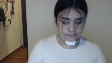 Snapshot of aralynmielle chatting on October 19, 8:15 am Aralyn online show from October 19, 8:15 am
