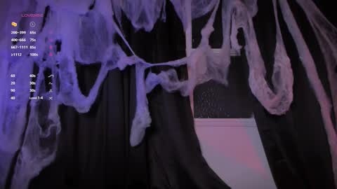 Snapshot of aramjones chatting on October 22, 7:57 pm Aram 3 online show from October 22, 7:57 pm