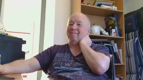 Snapshot of arcticman44 chatting on February 11, 11:54 am arcticman44 online show from February 11, 11:54 am