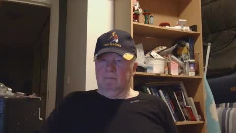 Snapshot of arcticman44 chatting on March 22, 7:39 pm arcticman44 online show from March 22, 7:39 pm