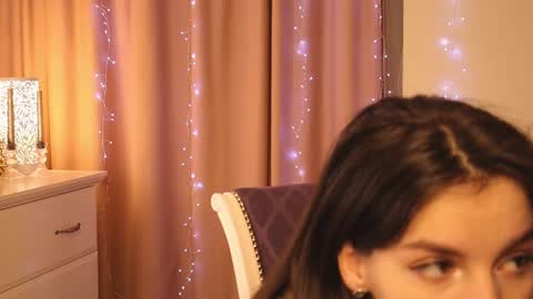 My name is Kelly online show from December 12, 5:48 pm