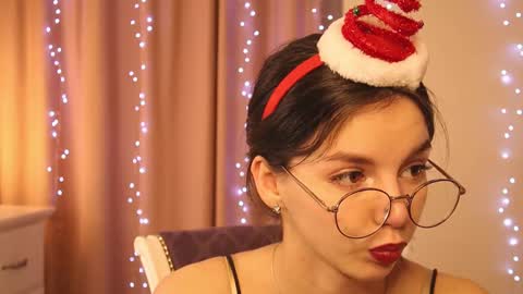 My name is Kelly online show from December 12, 8:53 pm