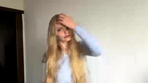 Amelia online show from October 31, 11:22 am