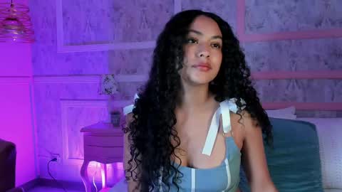 Snapshot of arhii_khay chatting on April 23, 12:29 pm Ari online show from April 23, 12:29 pm