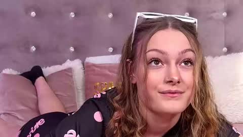 Ariel online show from December 19, 8:27 pm