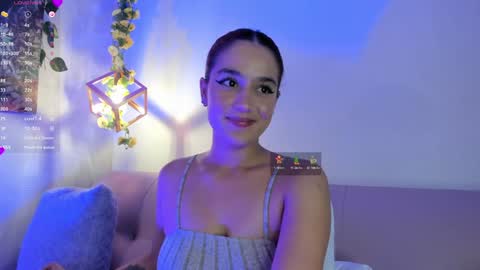 Snapshot of ari_baker chatting on December 12, 10:31 pm Arianna Baker online show from December 12, 10:31 pm