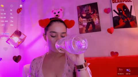 Snapshot of ari_baker chatting on February 14, 11:09 pm Arianna Baker online show from February 14, 11:09 pm