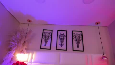 Snapshot of ari_lynn_ chatting on November 17, 3:01 am ari_lynn_ online show from November 17, 3:01 am