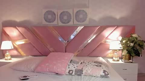 Ari  online show from February 5, 1:15 am