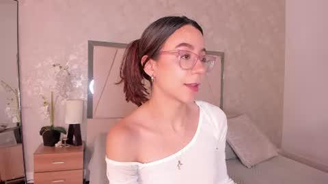 Snapshot of ari_wilde chatting on June 22, 12:13 pm Ari Wilde online show from June 22, 12:13 pm