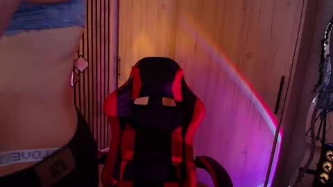 Snapshot of aria__gold chatting on February 27, 9:26 pm aria__gold online show from February 27, 9:26 pm