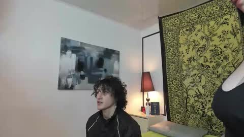 Snapshot of aria_and_orien chatting on October 16, 11:11 am aria y orien online show from October 16, 11:11 am