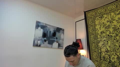 aria y orien  online show from January 9, 11:02 am