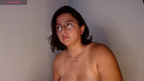Snapshot of aria_bronw chatting on April 26, 11:35 pm AriaBronw online show from April 26, 11:35 pm