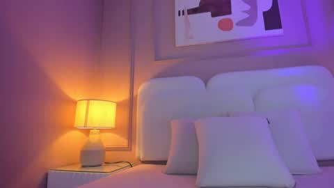 Snapshot of aria_greco chatting on July 22, 4:15 am Aria online show from July 22, 4:15 am