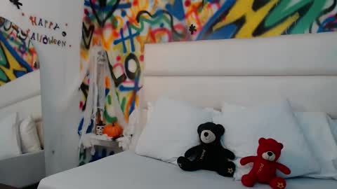 aria online show from October 17, 12:19 pm