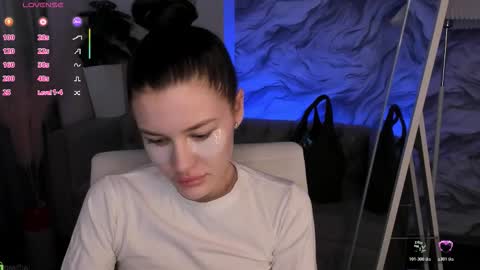 aria_mila online show from March 15, 3:01 am