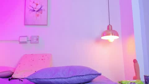 Snapshot of aria_millers1 chatting on April 25, 1:41 pm aria_millers1 online show from April 25, 1:41 pm