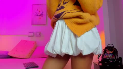 Snapshot of aria_millers1 chatting on May 7, 11:26 am aria_millers1 online show from May 7, 11:26 am