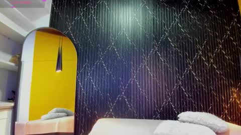 Aria Millers  online show from November 26, 10:49 am