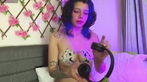 aria_silk online show from March 27, 1:44 am