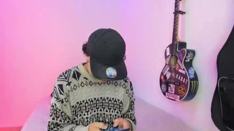 Snapshot of aria_x_orien chatting on February 16, 5:09 pm Aria and Orien online show from February 16, 5:09 pm