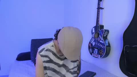 Snapshot of aria_x_orien chatting on February 23, 2:47 pm Aria and Orien online show from February 23, 2:47 pm