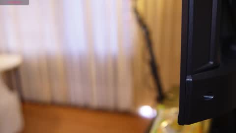 Ariaa online show from October 9, 6:28 pm