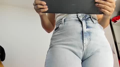 ariacoral online show from December 16, 12:43 pm