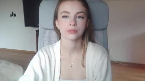 AriaCreazy online show from October 17, 8:39 am