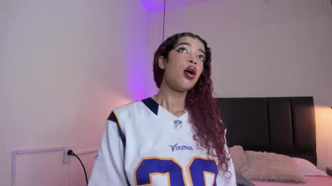 Snapshot of ariadnaaa_ chatting on November 9, 3:38 am Ariadna online show from November 9, 3:38 am