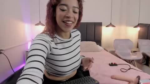 Snapshot of ariadnaaa_ chatting on November 16, 3:45 am Ariadna online show from November 16, 3:45 am