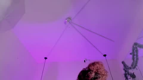 Snapshot of ariadnaaa_ chatting on November 22, 3:27 am Ariadna online show from November 22, 3:27 am